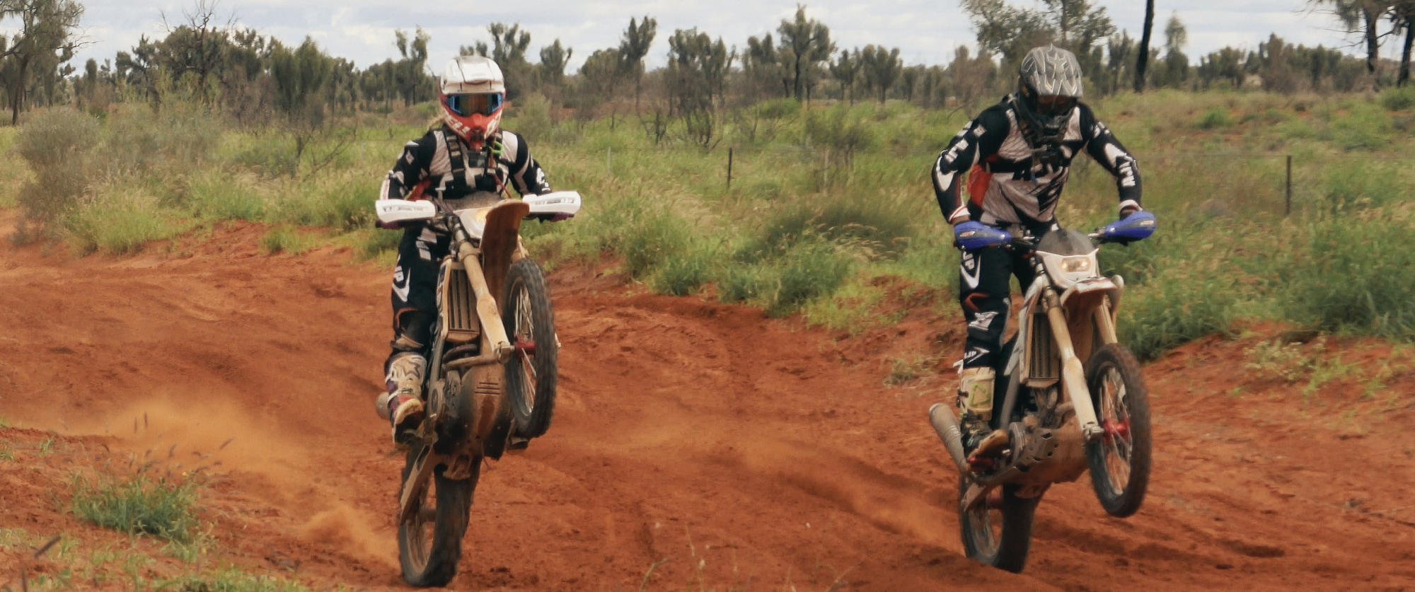 AJP se vrací na Tatts Finke Desert Race v Austrálii.